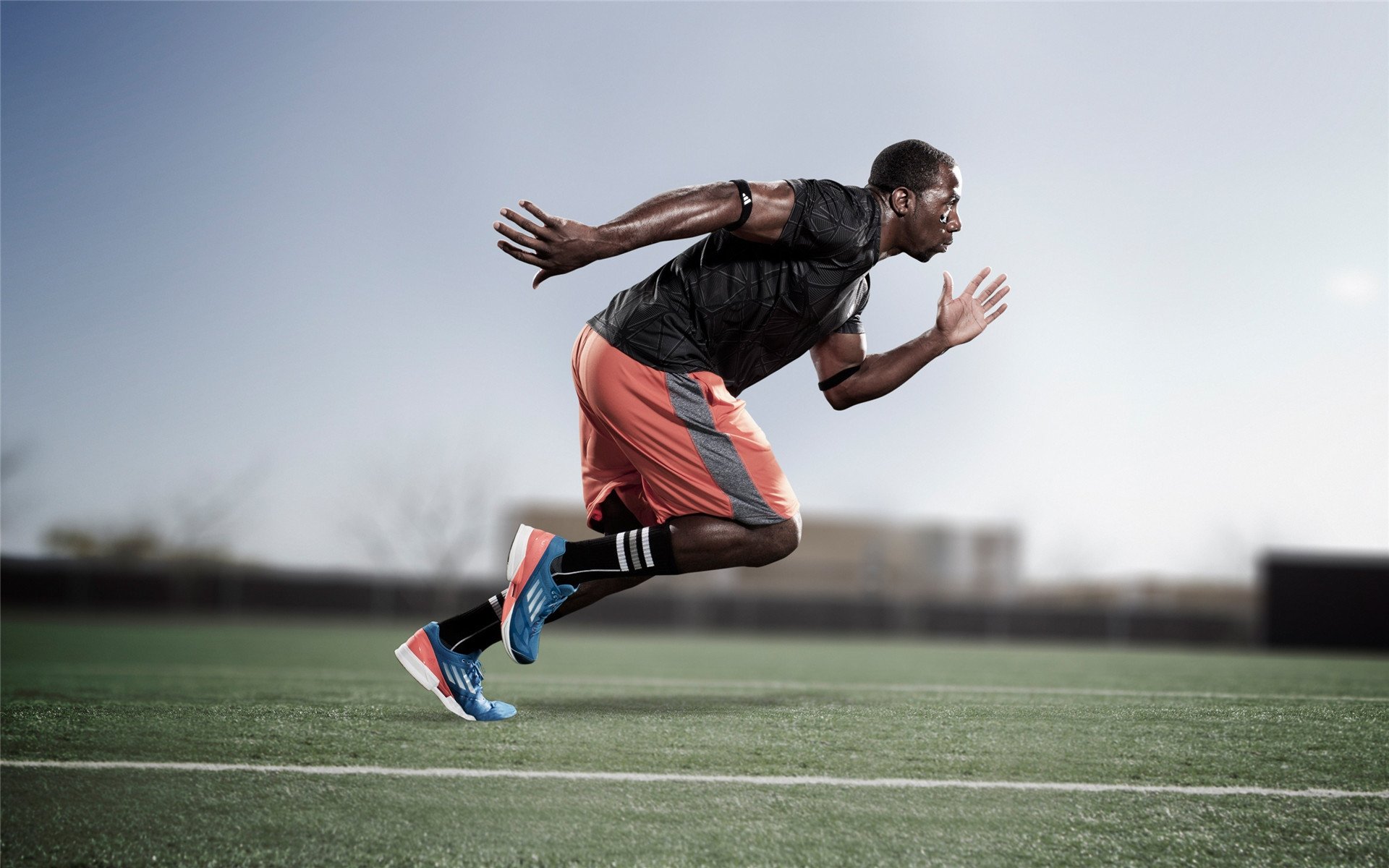 球场内外：球员的公益行动感动千万球迷，打球内场和外场有什么区别